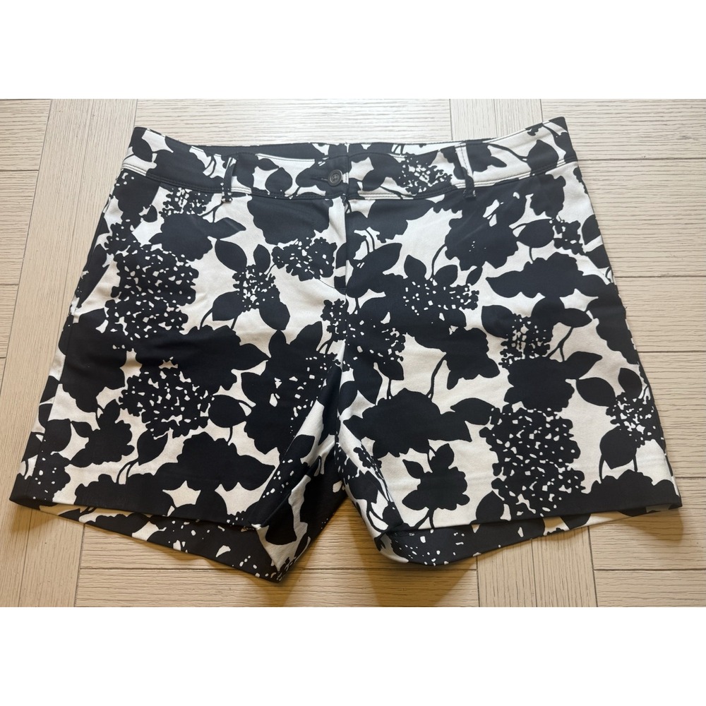 The‎ Limited Women's Size 14 Black White Floral Shorts Cotton Poly Spandex